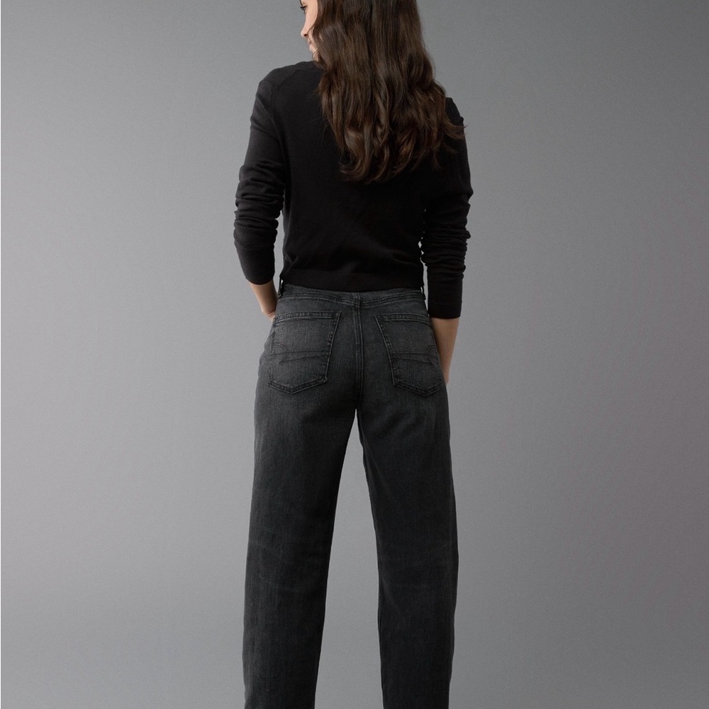American Eagle Outfitters Strigid Curvy super high waisted women’s baggy jeans